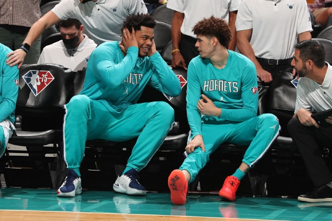 他们不仅利 他们不仅利